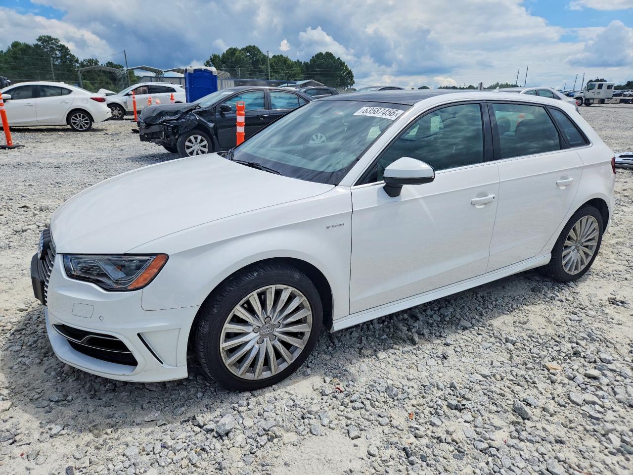 2016 Audi A3 e-tron Premium Plus, VIN WAUTPBFF9GA063311 — Minor dents and scratches