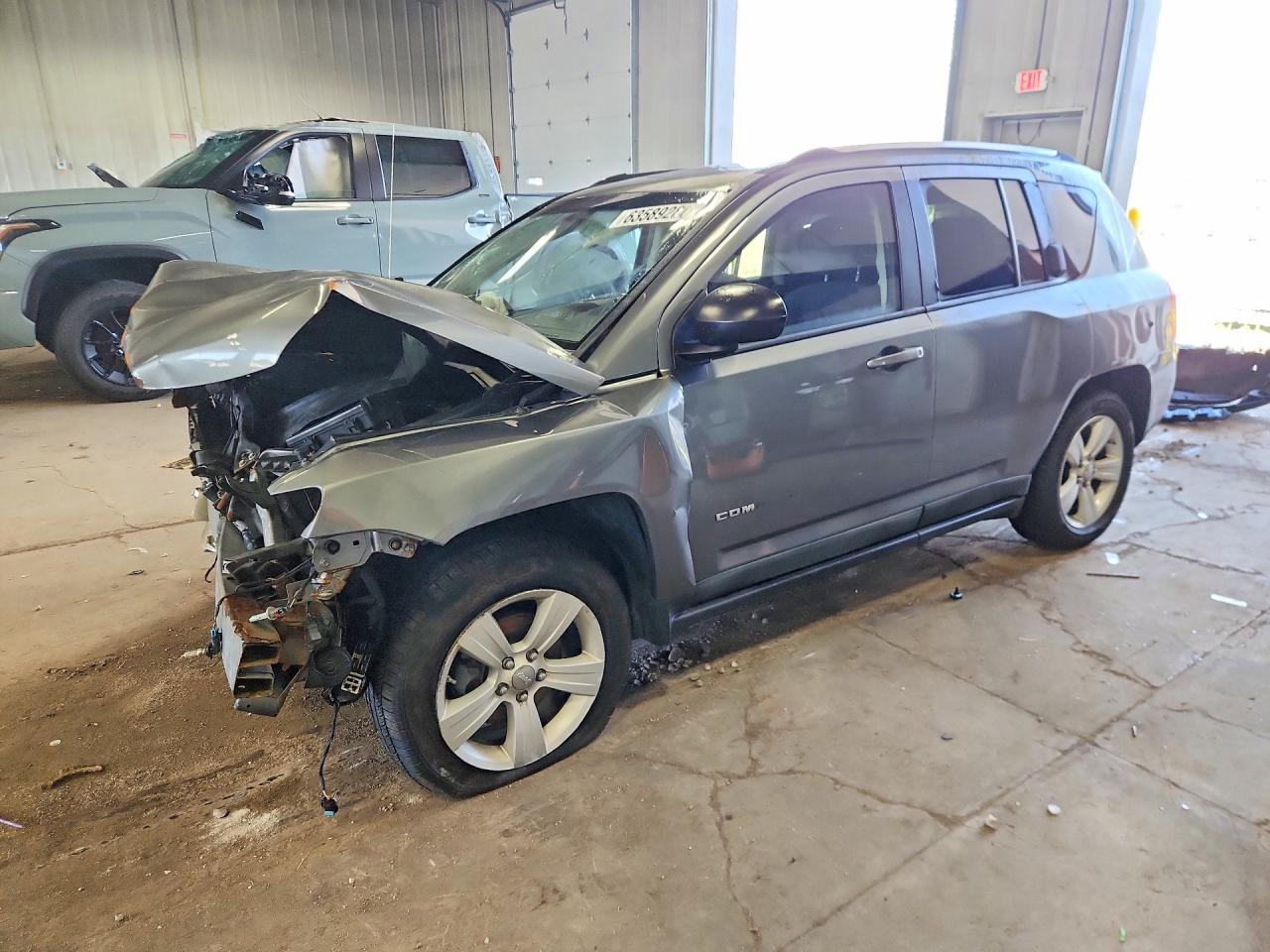 2011 Jeep Compass Latitude, VIN 1J4NF1FB7BD193997 — Front end