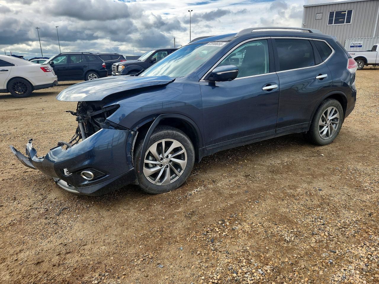 2014 Nissan Rogue SL, VIN 5N1AT2MV3EC824427 — Перед