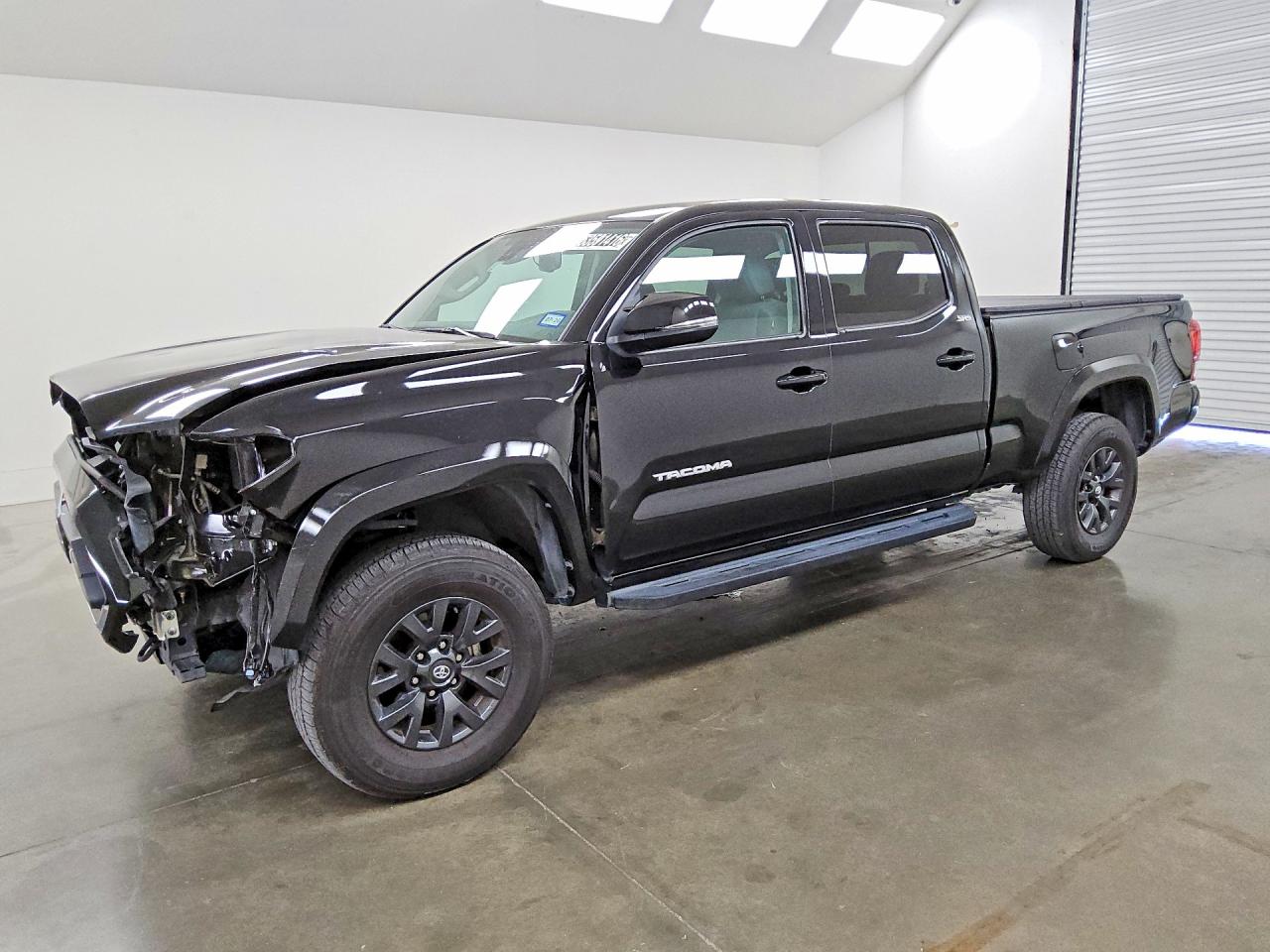 2023 Toyota Tacoma SR5, VIN 3TMBZ5DN5PM039286 — Перед
