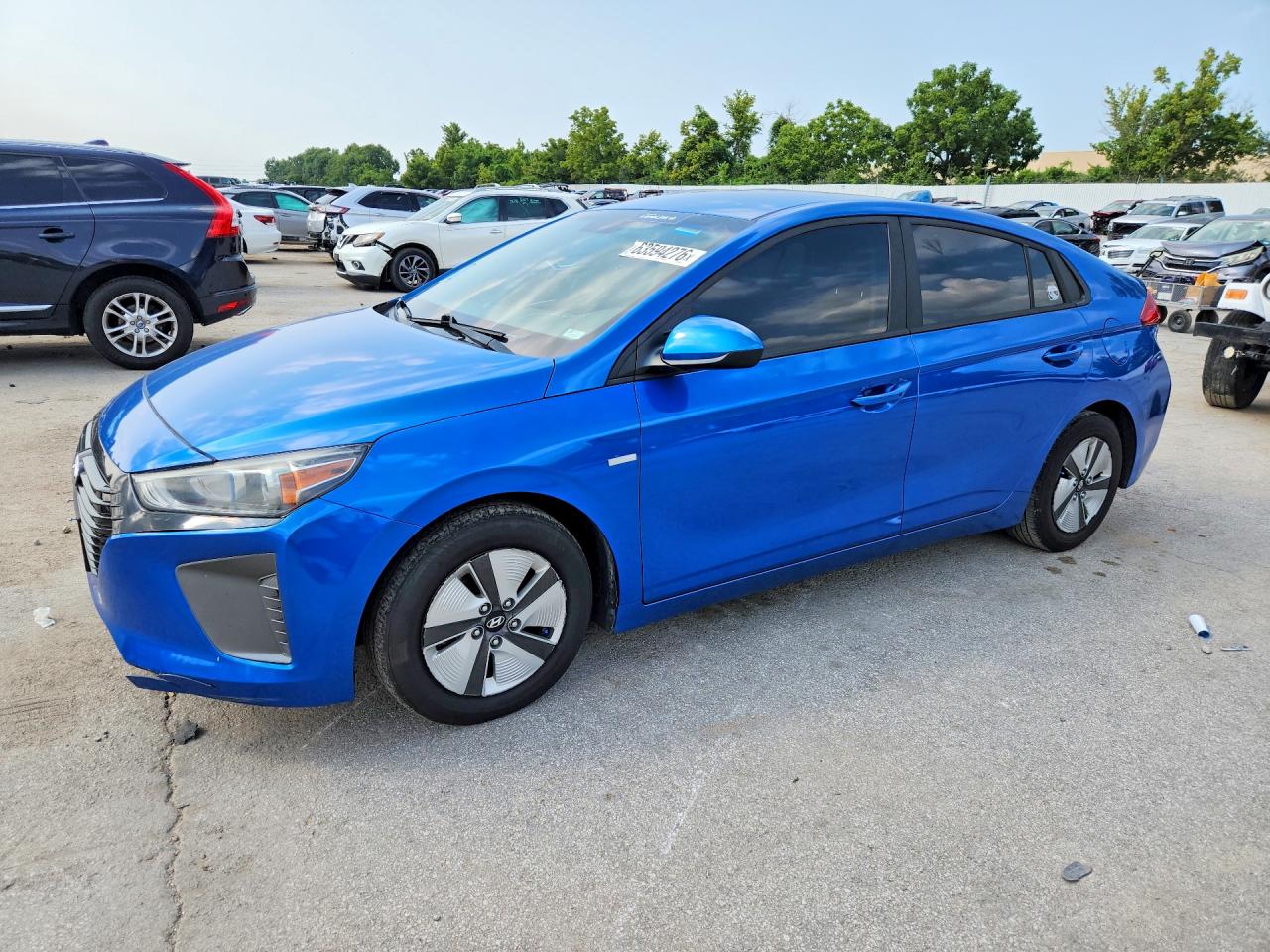 2017 Hyundai Ioniq Blue, VIN KMHC65LC8HU022150 — Перед