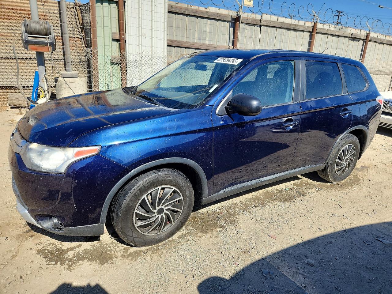 2015 Mitsubishi Outlander ES, VIN JA4AD2A31FZ003212 — Normal wear