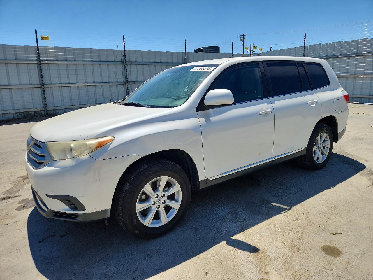 2011 Toyota Highlander, VIN 5TDZK3EH0BS034019 — Вандализм