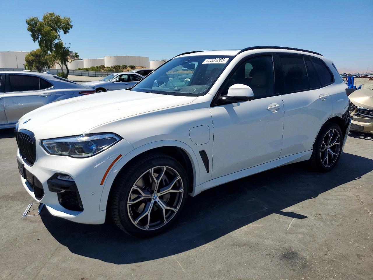 2021 BMW X5 xDrive45e, VIN 5UXTA6C07M9G09047 — Rear end