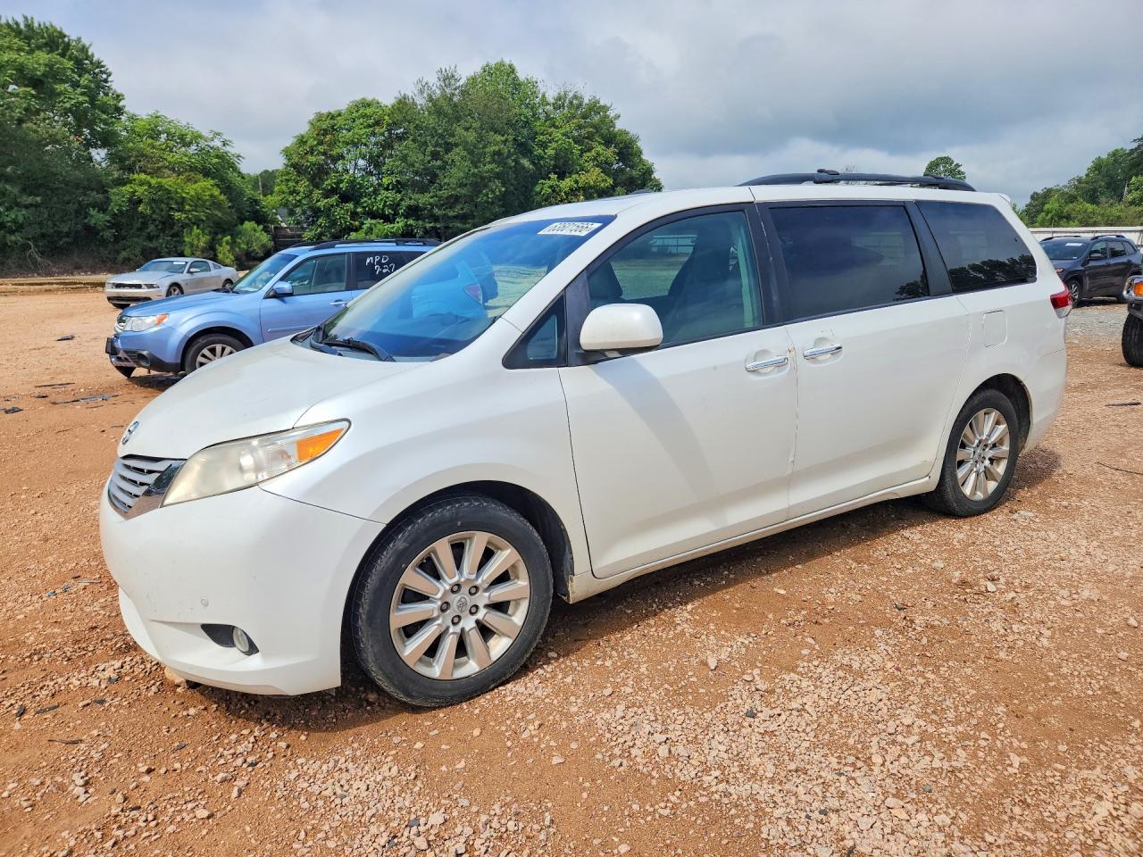 2011 Toyota Sienna XLE, VIN 5TDDK3DC6BS026782 — Prior damage history