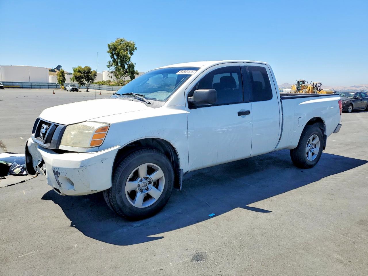 2008 Nissan Titan XE, VIN 1N6AA06A38N304775 — Перед