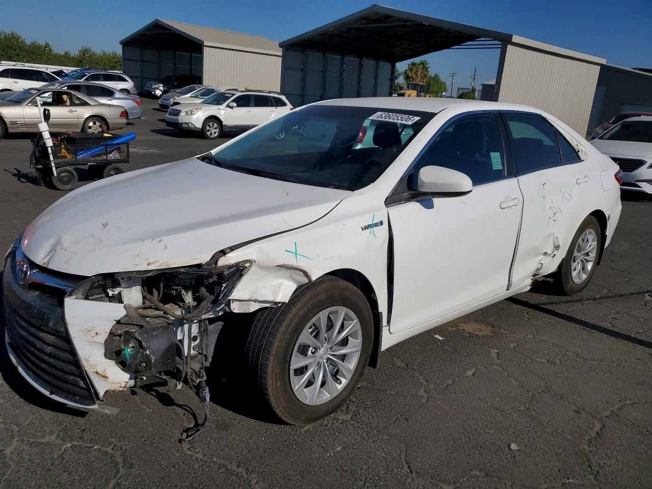 2017 Toyota Camry Hybrid XLE, VIN 4T1BD1FK6HU206631 — Перед