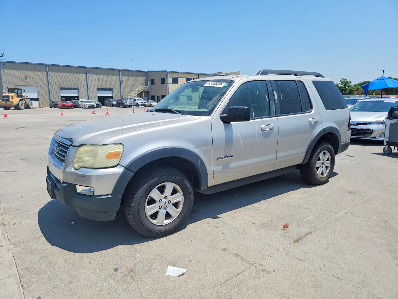 2007 Ford Explorer XLT, VIN 1FMEU63E87UB00026 — Minor dents and scratches