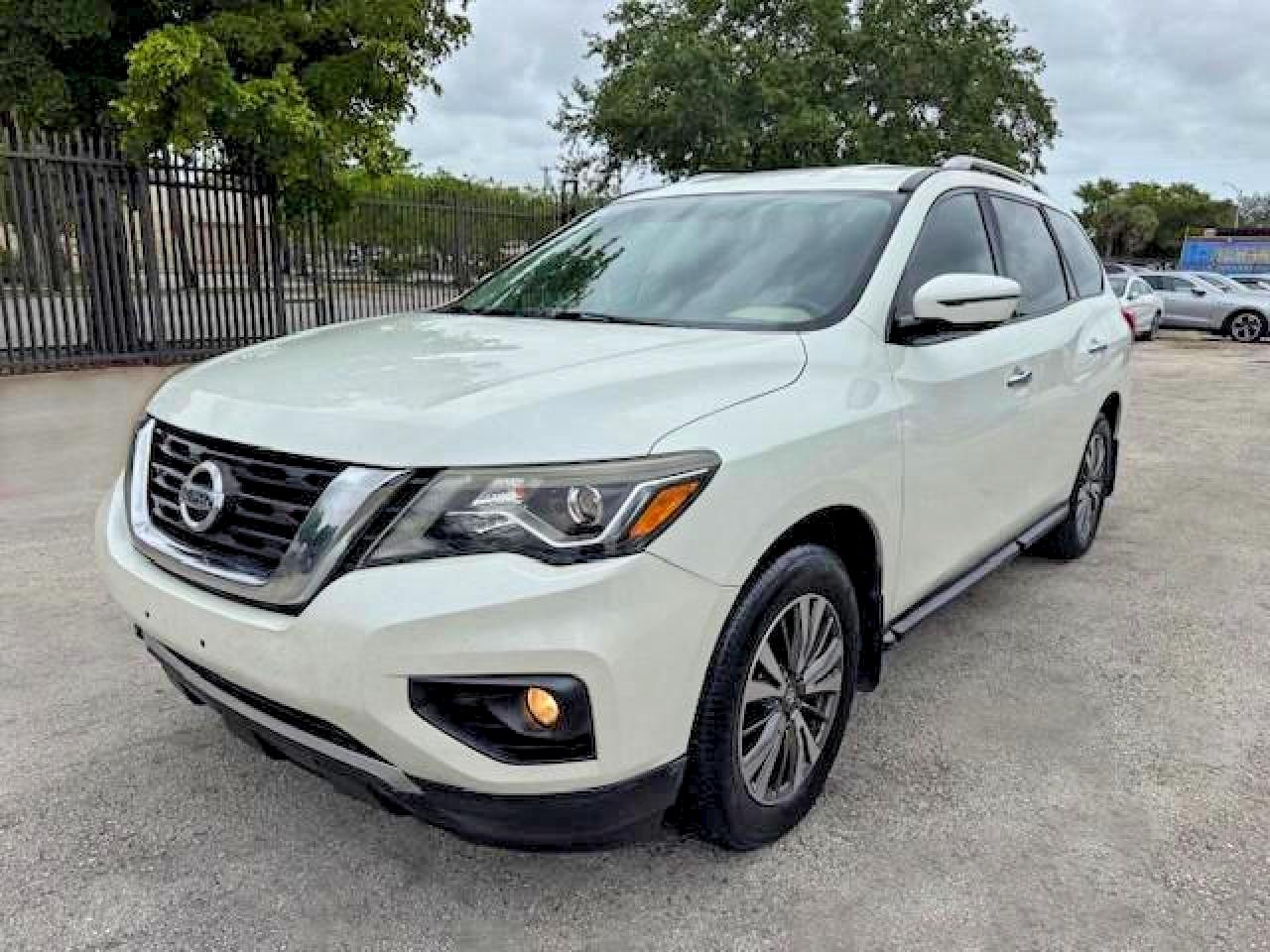 2017 Nissan Pathfinder Platinum, VIN 5N1DR2MM1HC627750 — Water / flood