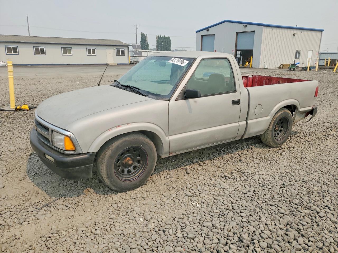 2001 Chevrolet S-10 LS, VIN 1GCCS14591K115480 — Rear end