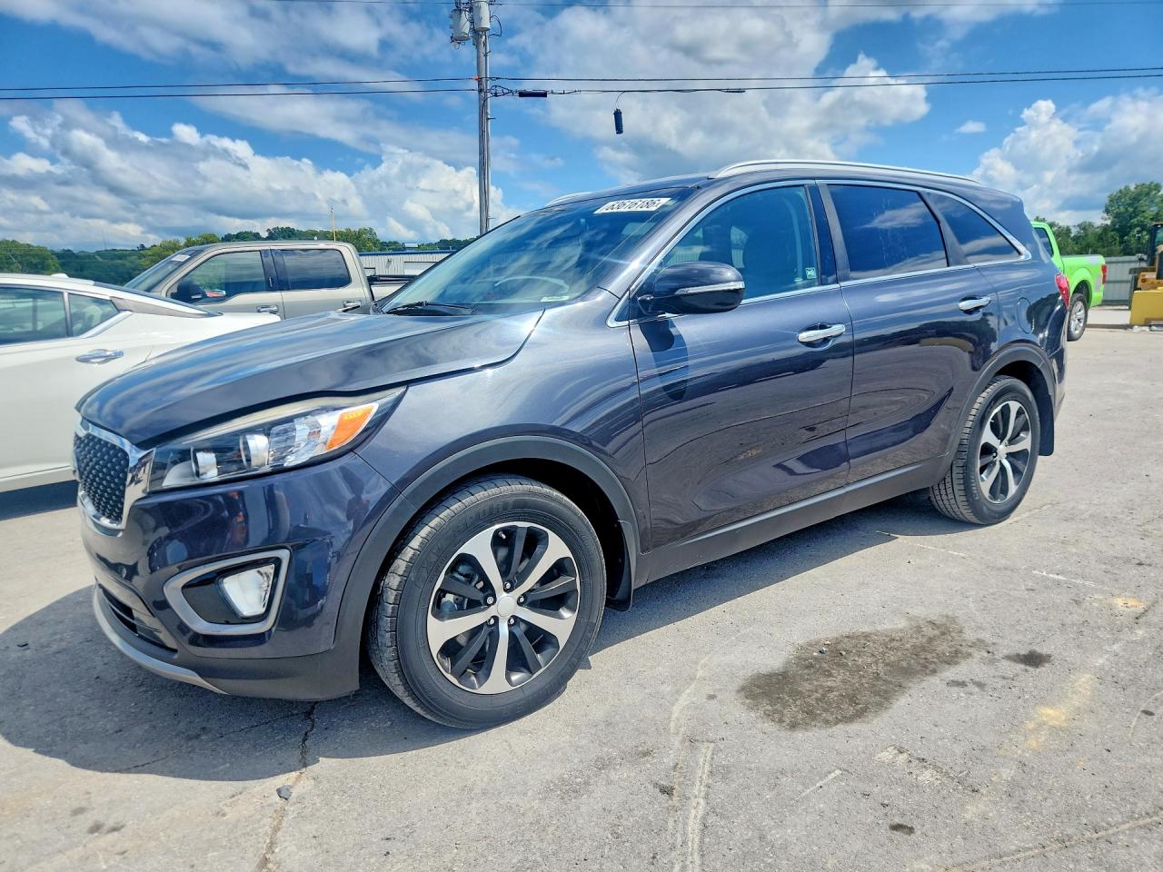 2016 Kia Sorento EX, VIN 5XYPH4A50GG150140 — Minor dents and scratches