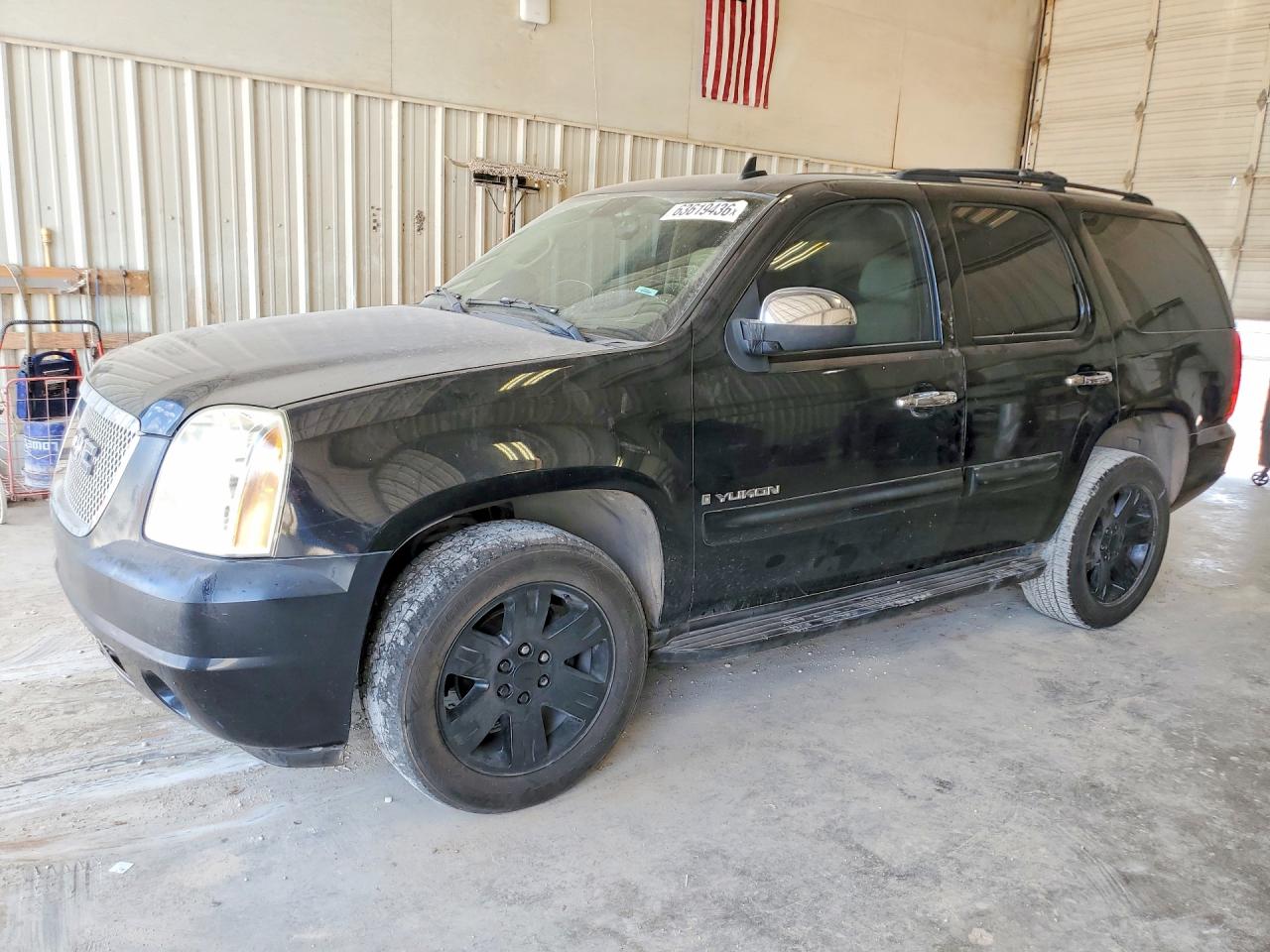 2007 GMC Yukon SLT, VIN 1GKFK13057R127035 — Rear end