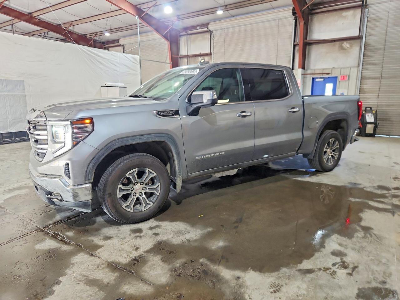 2026 GMC Sierra 1500 SLT, VIN 1GTPHDED2TZ209296 — Front end
