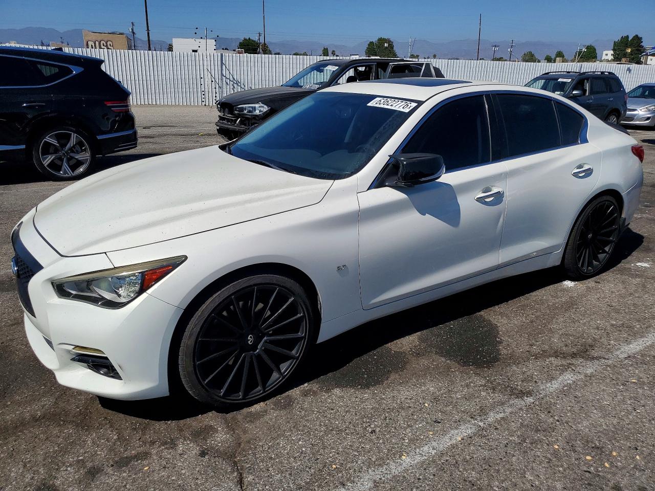 2015 Infiniti Q50 Premium, VIN JN1BV7APXFM333275 — Minor dents and scratches