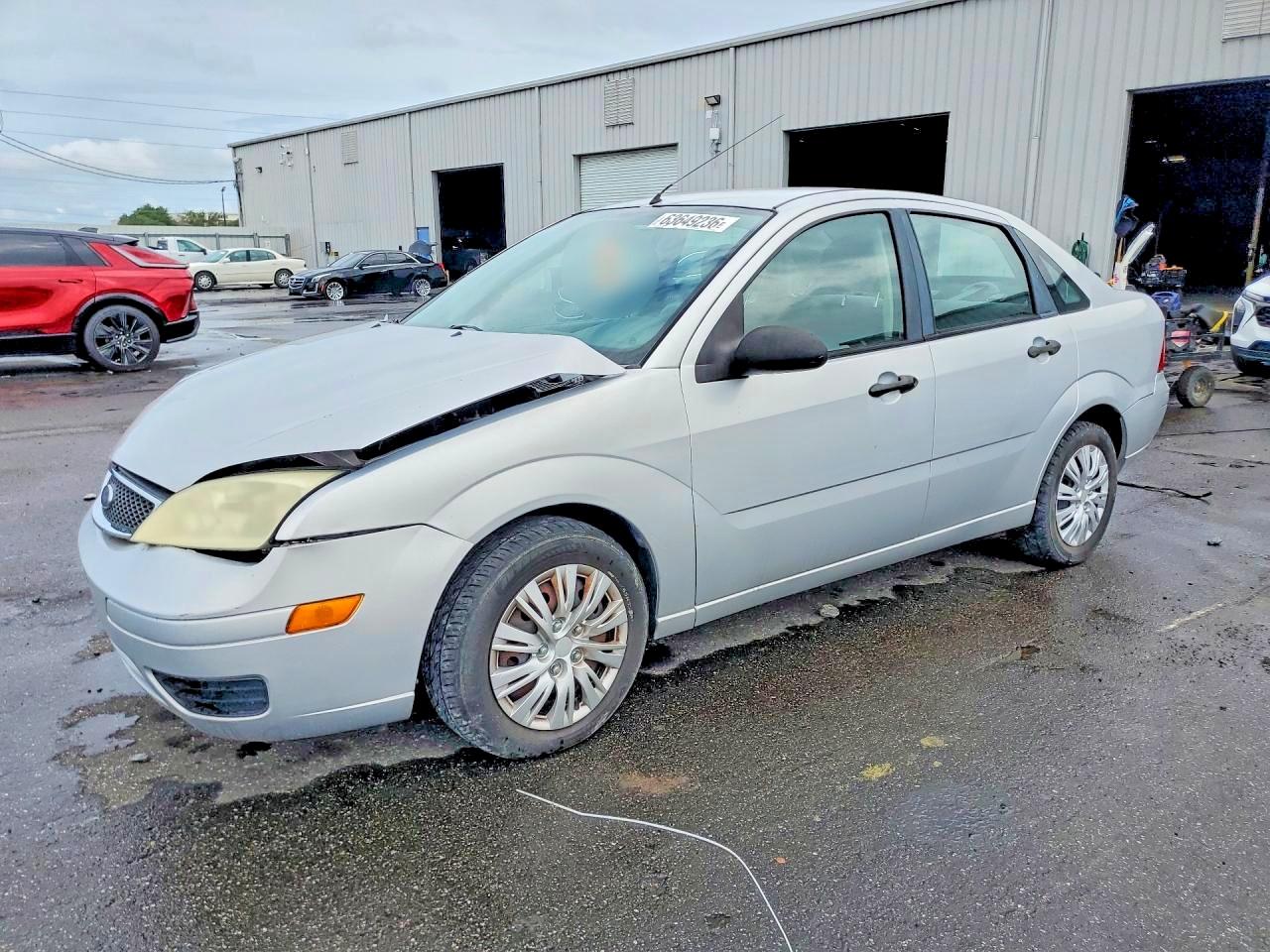 2006 Ford Focus S, VIN 1FAHP34N16W128359 — Перед