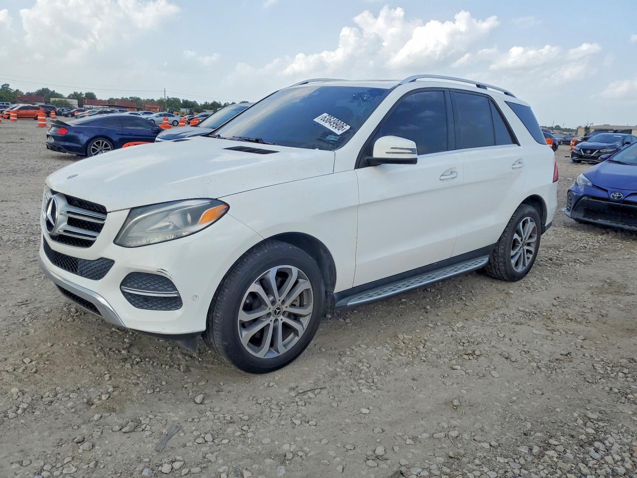 2019 Mercedes-Benz GLE 400, VIN 4JGDA5GB5KB218473 — Minor dents and scratches