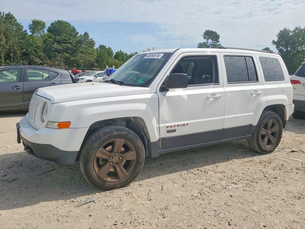 2016 Jeep Patriot Sport, VIN 1C4NJRBB3GD707277 — Rear end