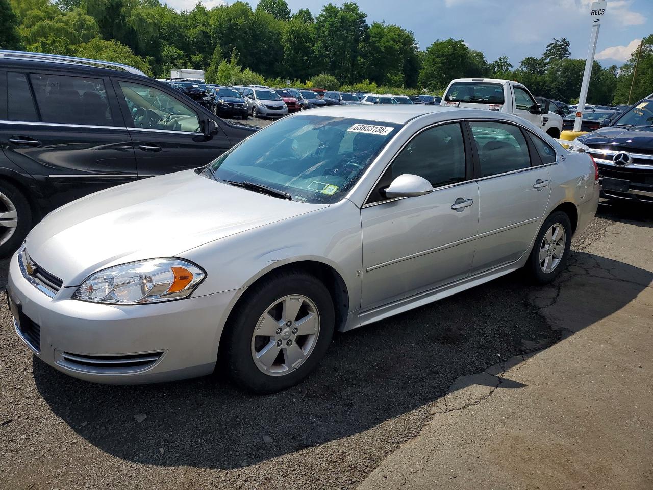 2009 Chevrolet Impala LT, VIN 2G1WT57N991227827 — Minor dents and scratches