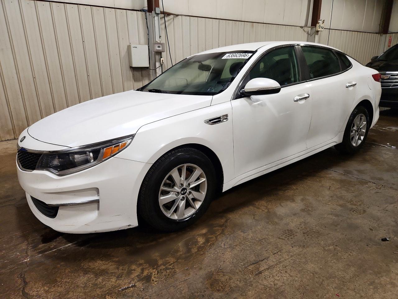 2017 Kia Optima LX, VIN KNAGT4L31H5137852 — Front end