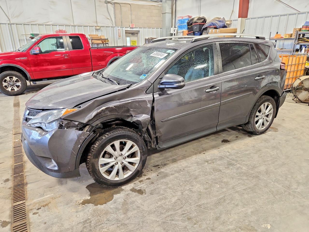 2013 Toyota RAV4 Limited, VIN 2T3DFREVXDW124139 — Front end