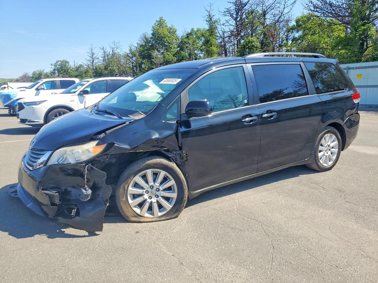 2014 Toyota Sienna Limited, VIN 5TDDK3DC1ES091866 — Front end