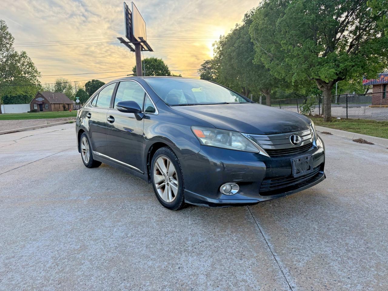 2010 Lexus HS 250h, VIN JTHBB1BA2A2020172 — Minor dents and scratches