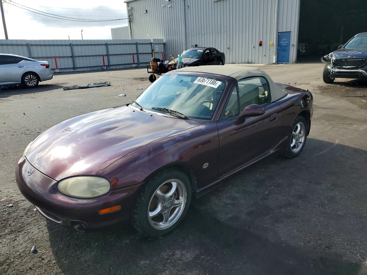 2000 Mazda MX-5 Miata, VIN JM1NB3531Y0148402 — Вандализм