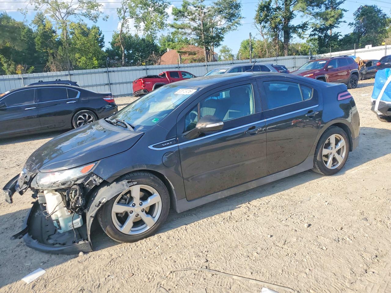 2014 Chevrolet Volt, VIN 1G1RA6E41EU156723 — Front end