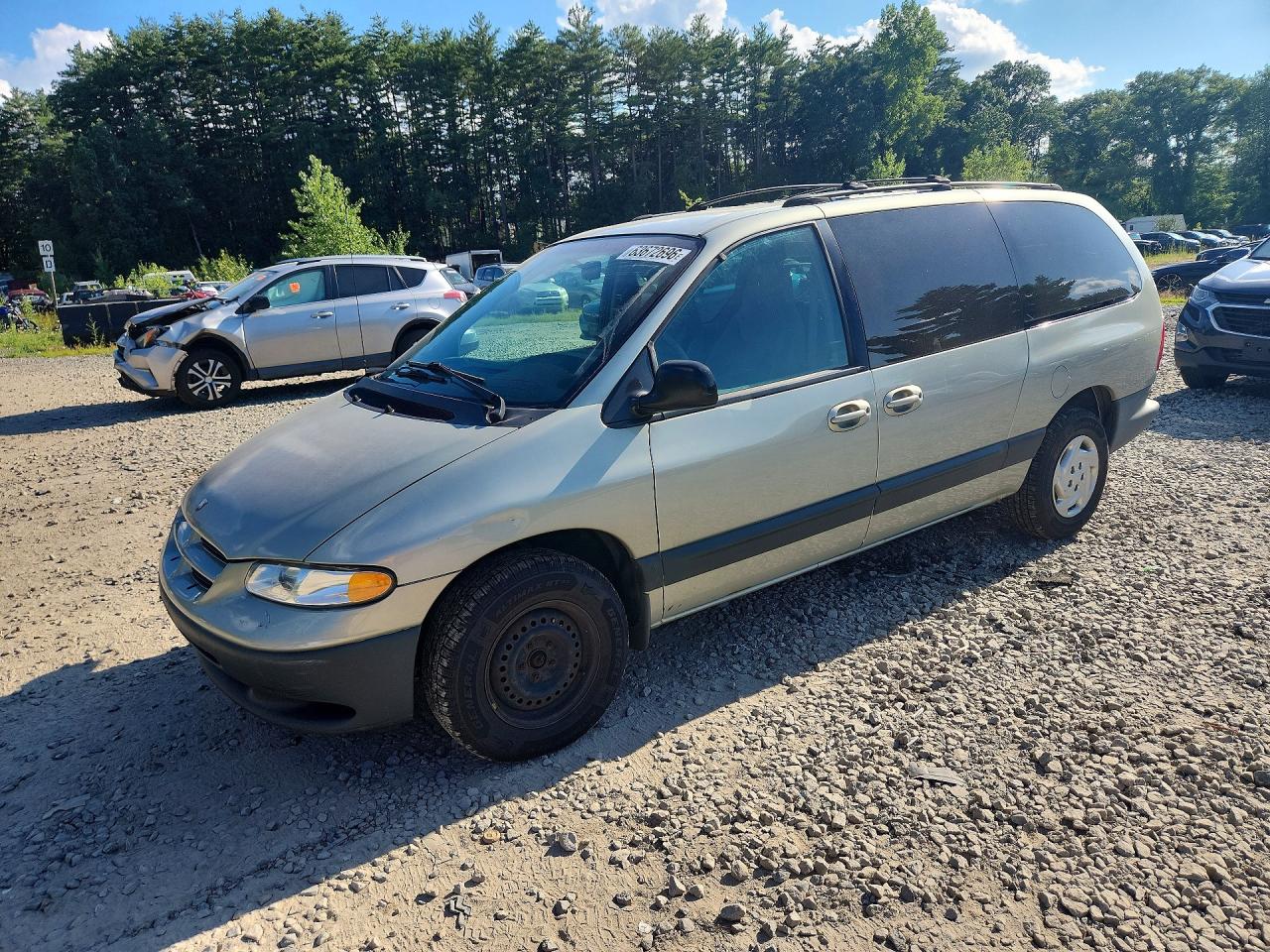 2000 Dodge Caravan SE, VIN 1B4GP44G7YB766796 — Undercarriage