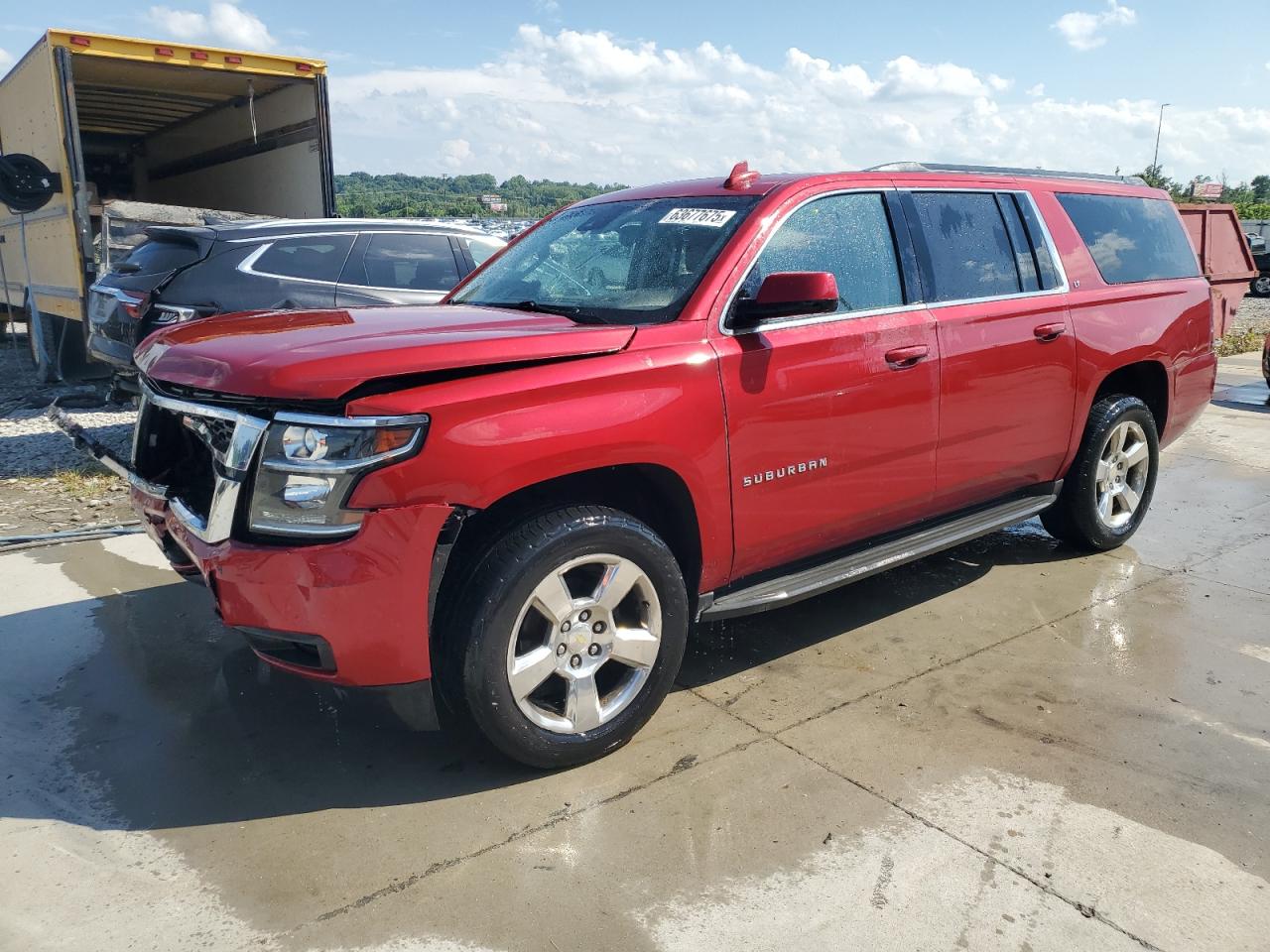 2015 Chevrolet Suburban LT, VIN 1GNSKJKC2FR643607 — Front end