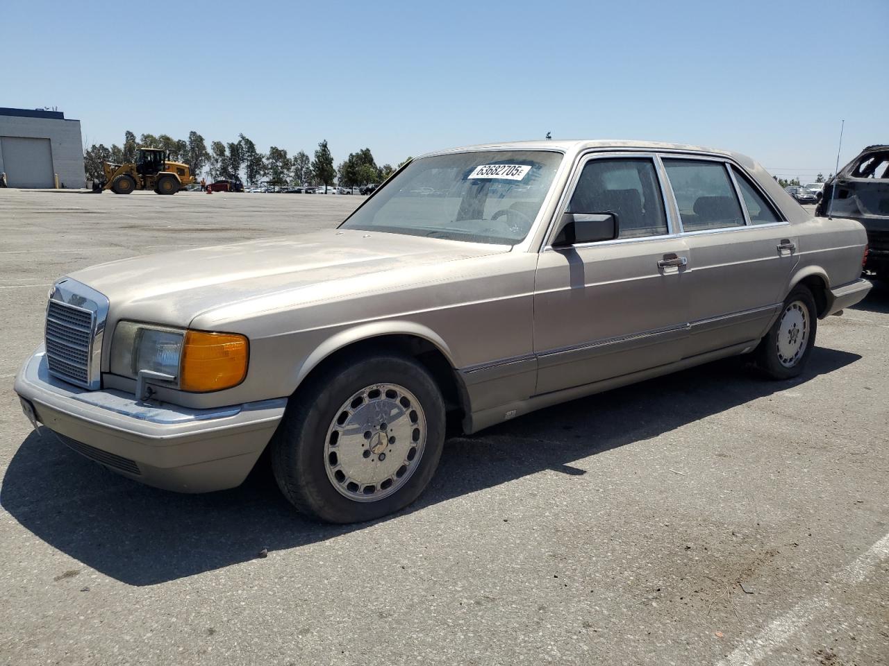 1990 Mercedes-Benz 420 SEL, VIN WDBCA35EXLA517626 — Normal wear