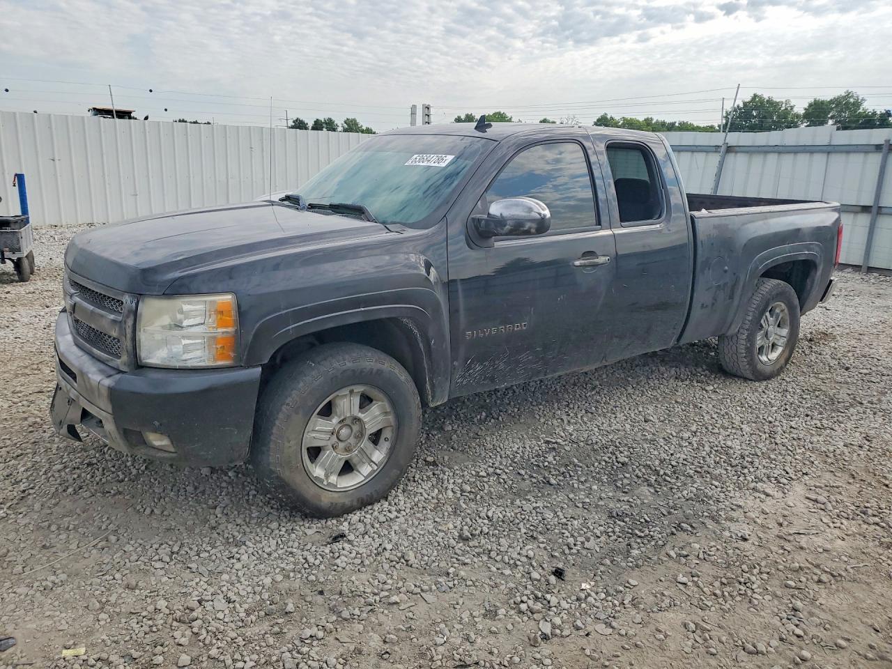 2011 Chevrolet Silverado 1500 LT, VIN 1GCRKSE3XBZ224049 — Front end