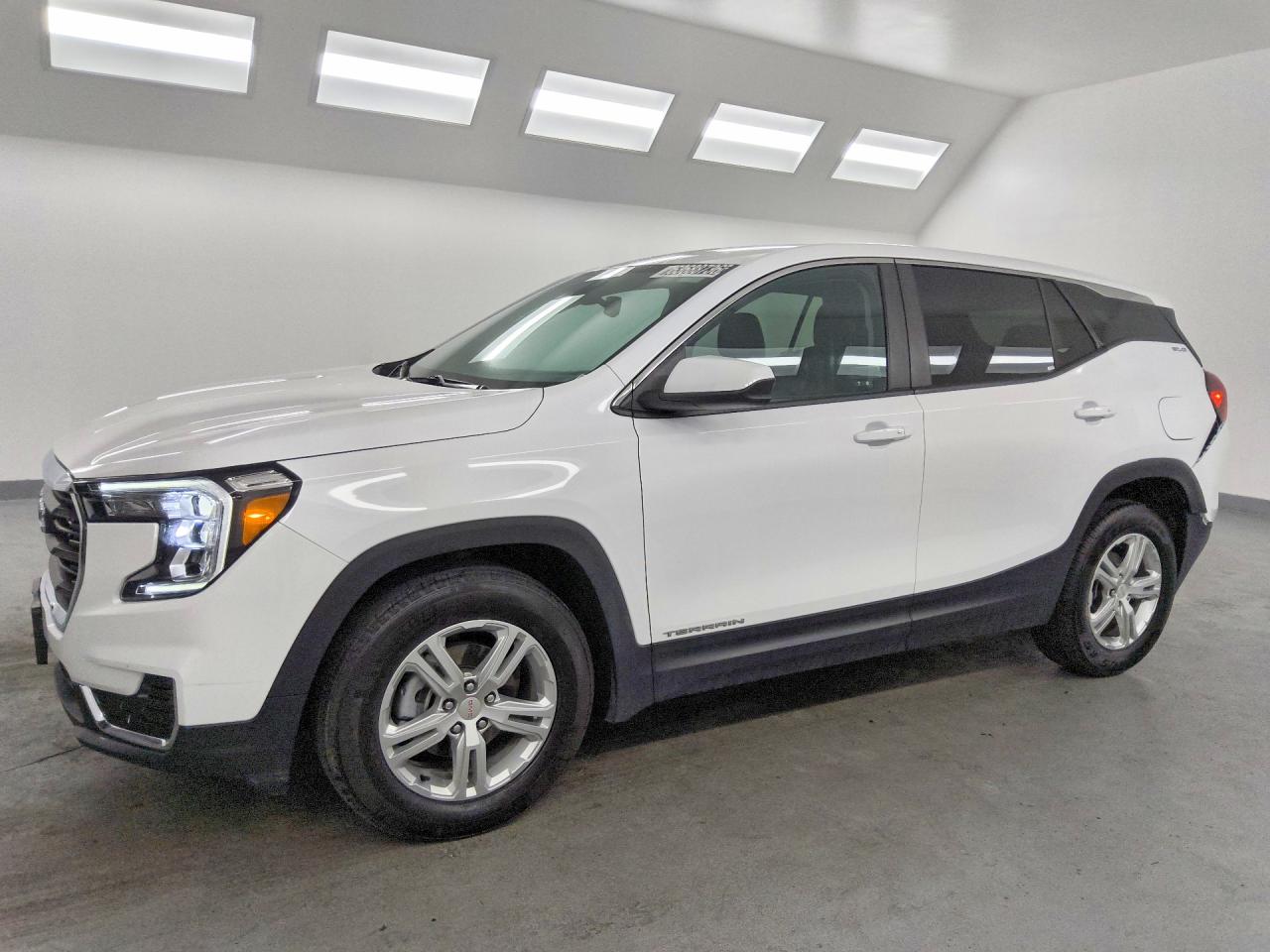 2024 GMC Terrain SLE, VIN 3GKALMEGXRL388044 — Rear end