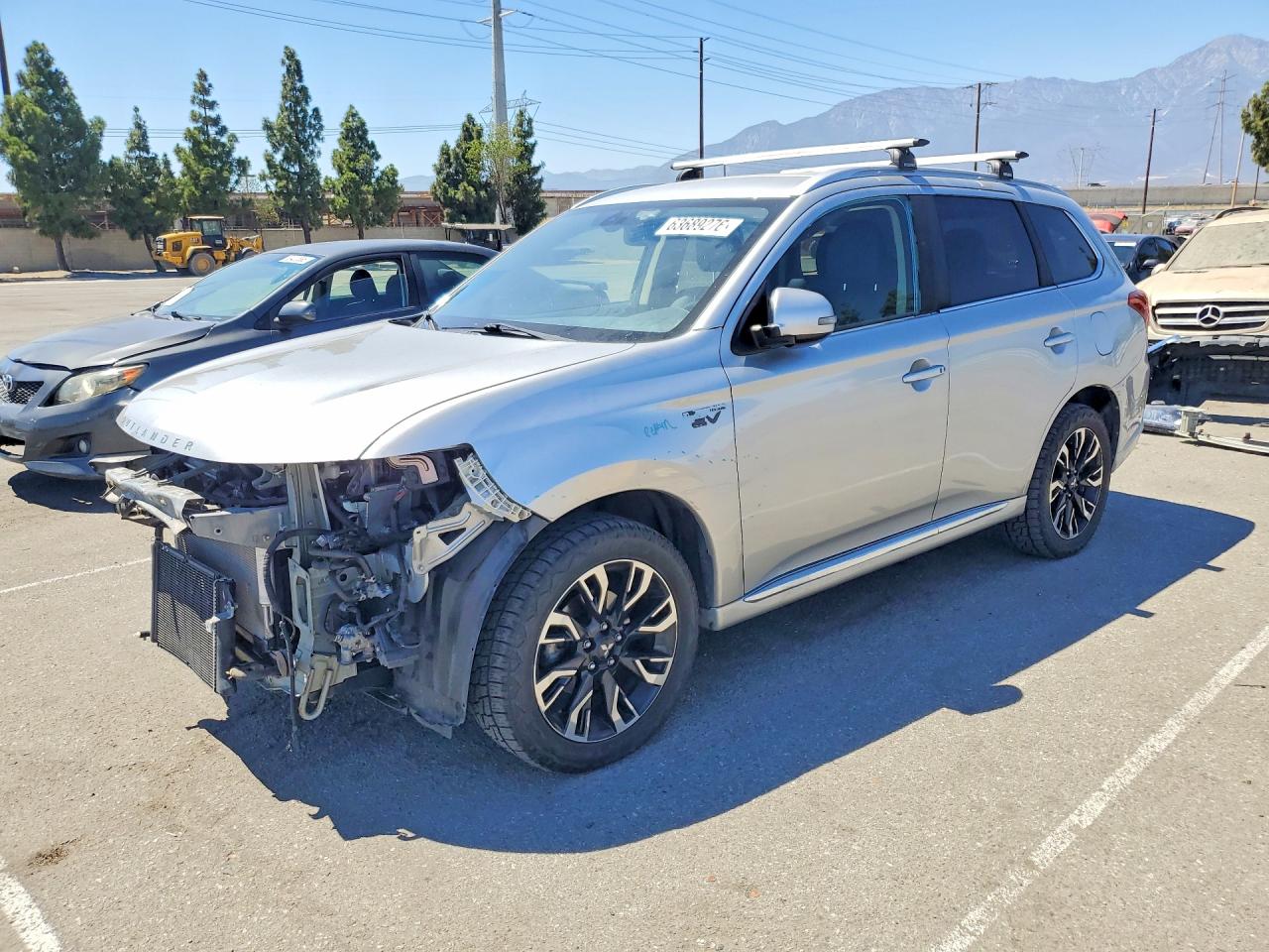 2018 Mitsubishi Outlander SEL, VIN JA4J24A55JZ048147 — Front end