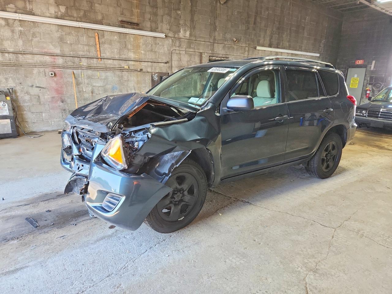 2010 Toyota RAV4, VIN 2T3BF4DV4AW060865 — Front end