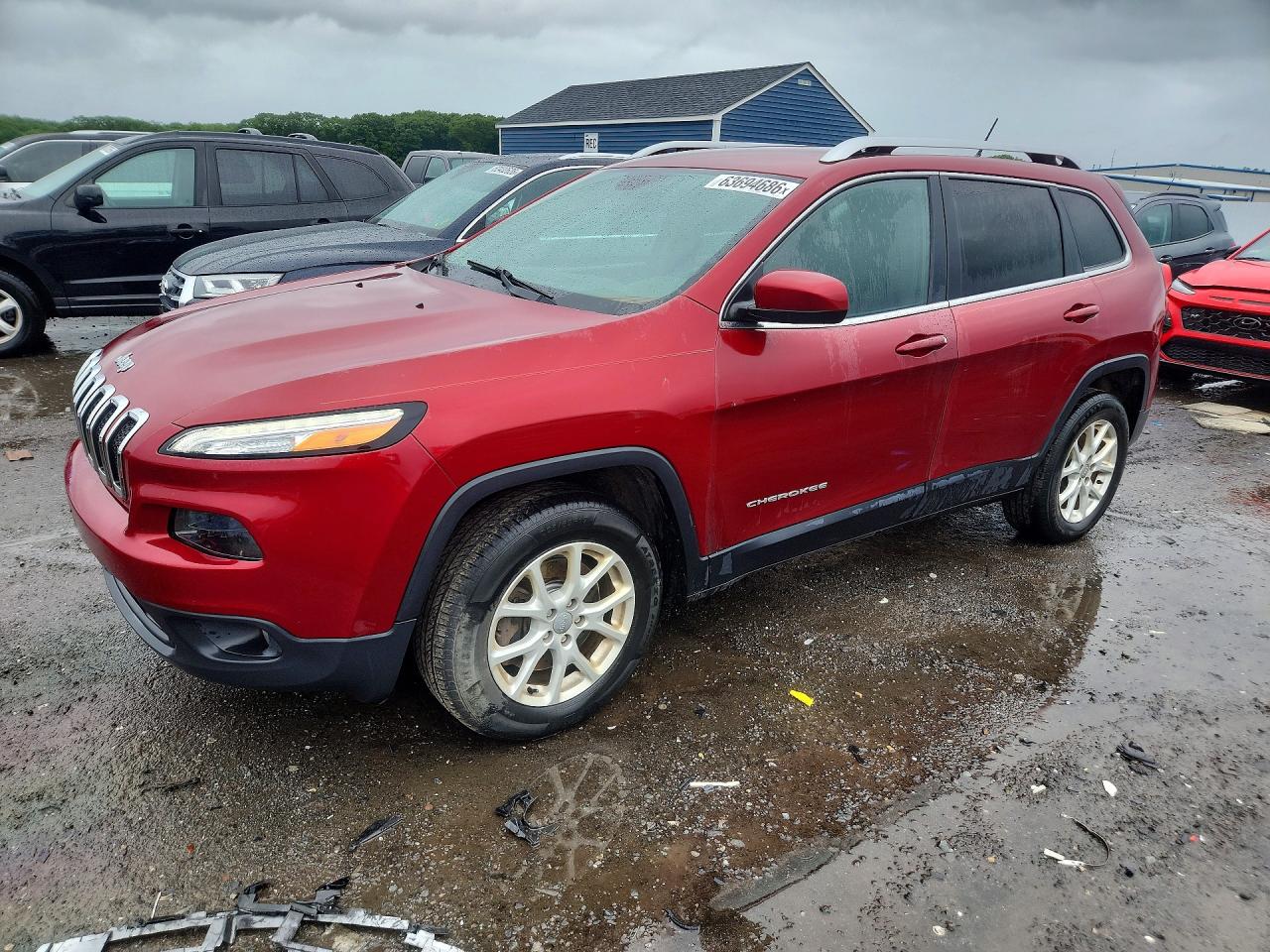 2014 Jeep Cherokee Latitude, VIN 1C4PJMCB7EW215394 — Minor dents and scratches