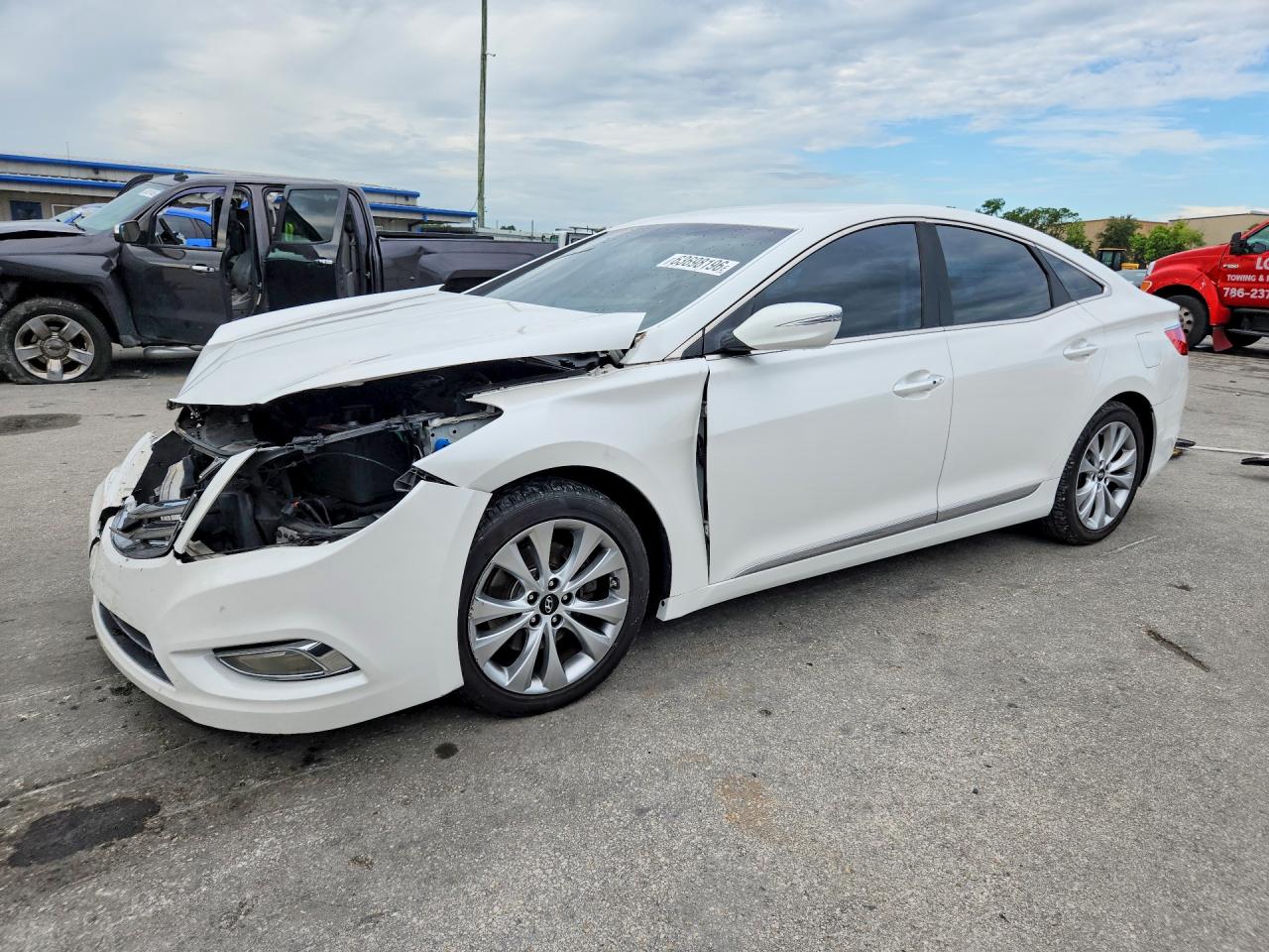 2014 Hyundai Azera, VIN KMHFG4JG2EA352132 — Перед