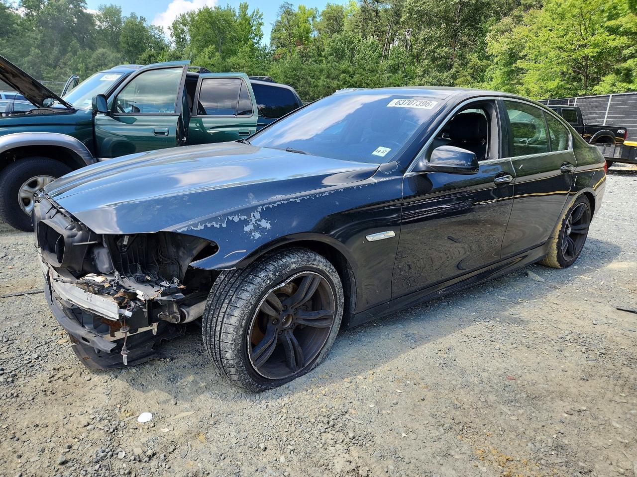 2012 BMW 5 Series 528i xDrive, VIN WBAXH5C58CDW11285 — Front end