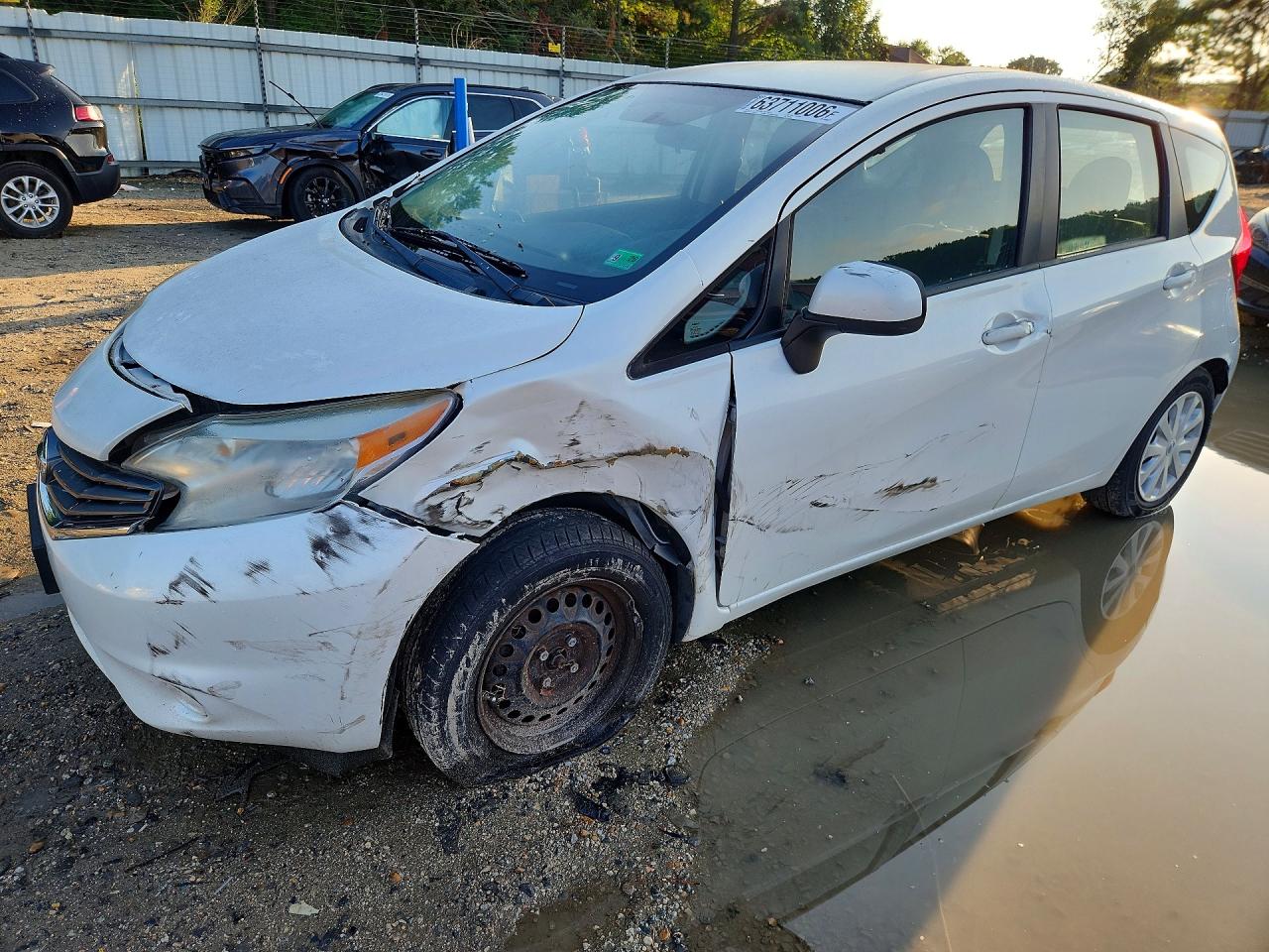 2014 Nissan Note SV, VIN 3N1CE2CP0EL380876 — Front end