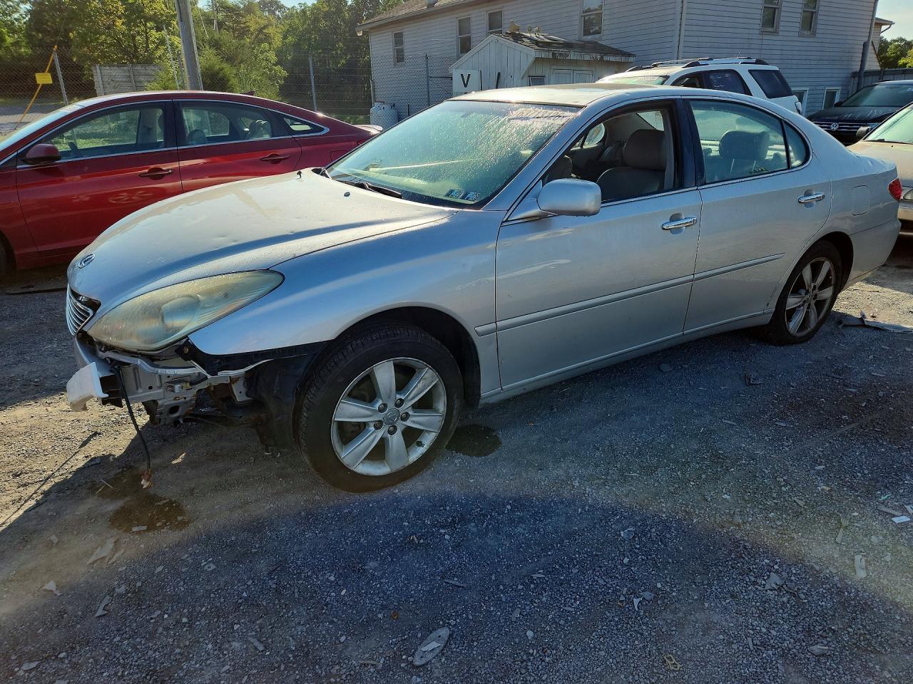 2005 Lexus ES 350, VIN JTHBA30G455074762 — Front end