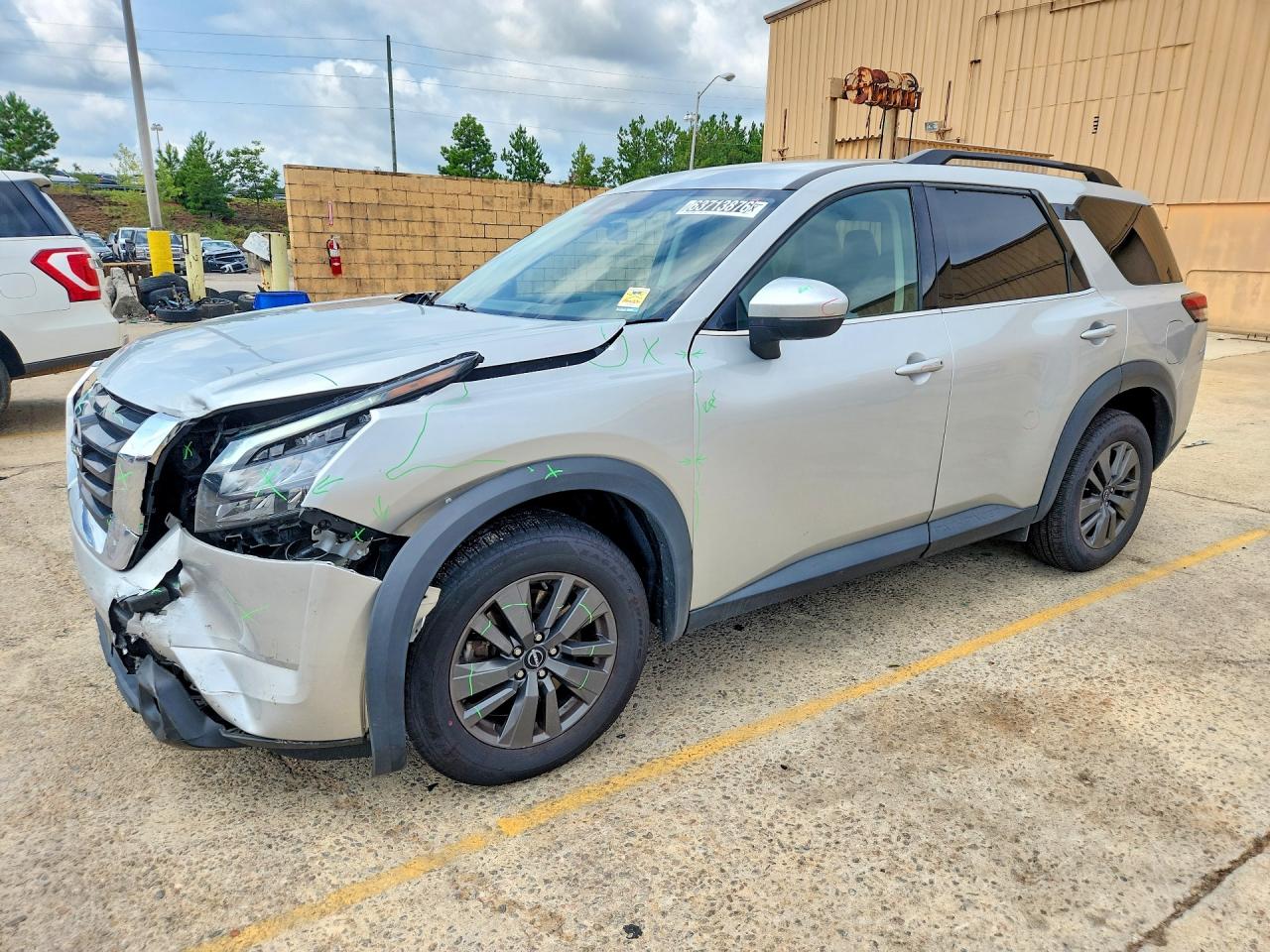 2024 Nissan Pathfinder SV, VIN 5N1DR3BA0RC258976 — Front end