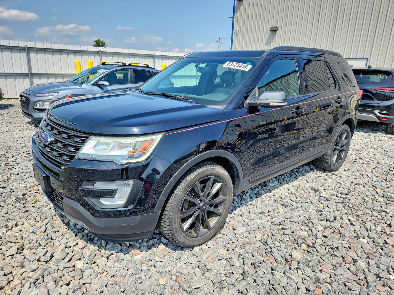 2017 Ford Explorer XLT, VIN 1FM5K8D81HGB20628 — Roof
