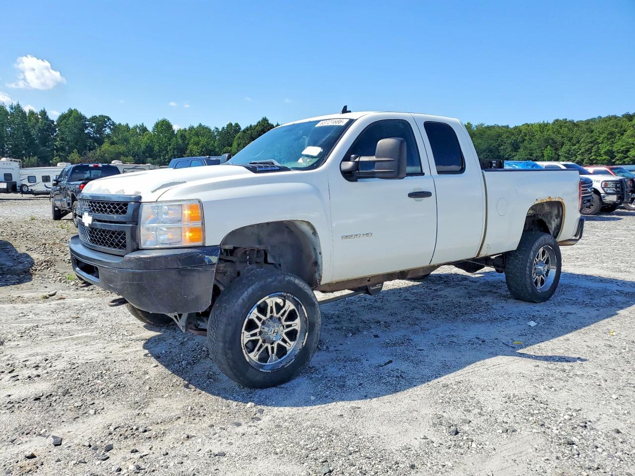 2013 Chevrolet Silverado 2500HD LT, VIN 1GC2KXCB1DZ378922 — Мелкие вмятины и царапины
