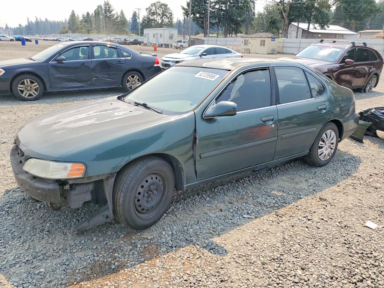 2000 Nissan Altima XE, VIN 1N4DL01D7YC247669 — Front end