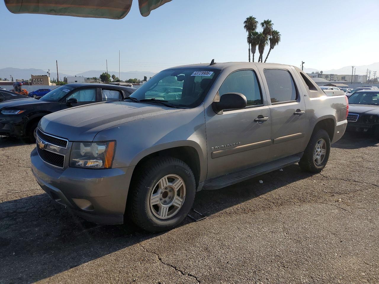 2008 Chevrolet Avalanche LTZ, VIN 3GNEC12J28G291477 — Мелкие вмятины и царапины