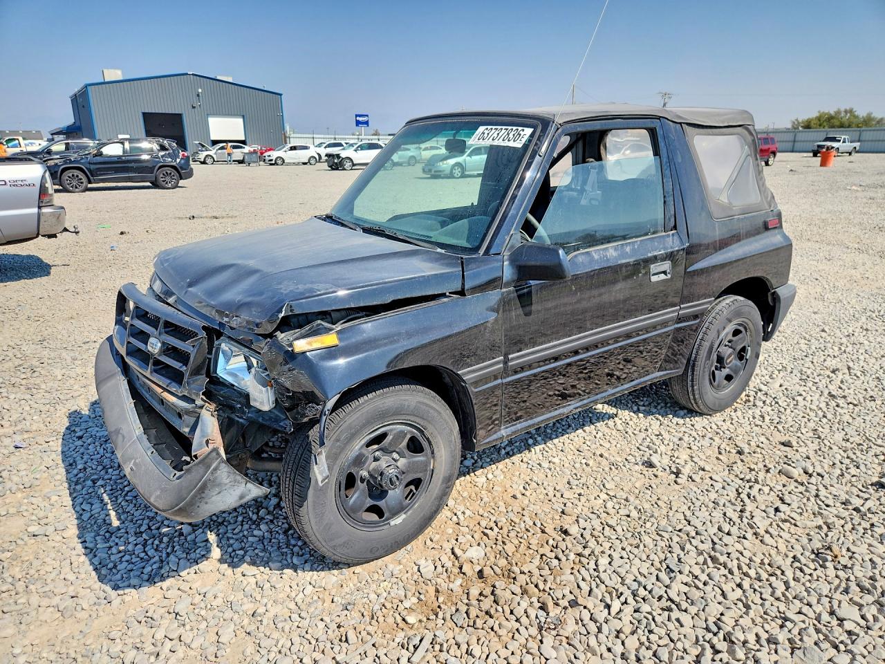 1996 Geo Tracker, VIN 2CNBJ1861T6951609 — Front end