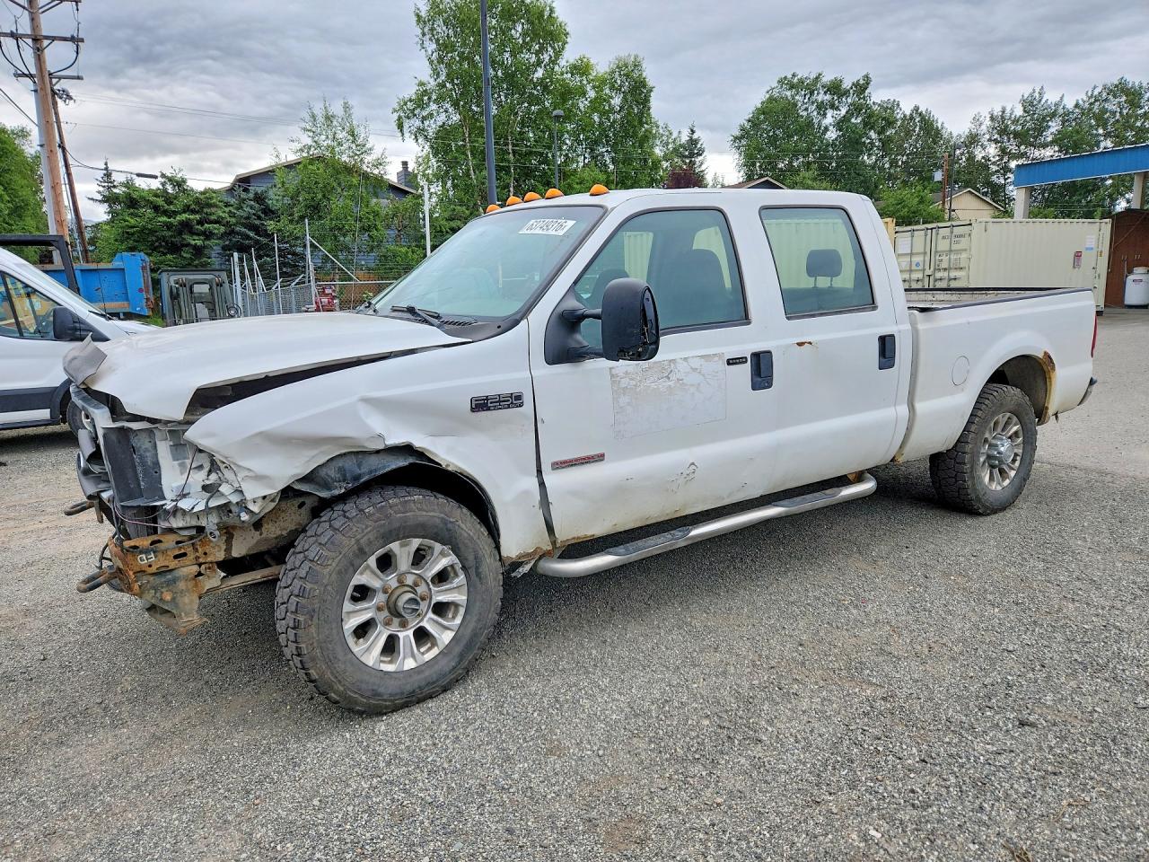 2004 Ford F-250 XL, VIN 1FTNW21PX4EC82720 — Front end
