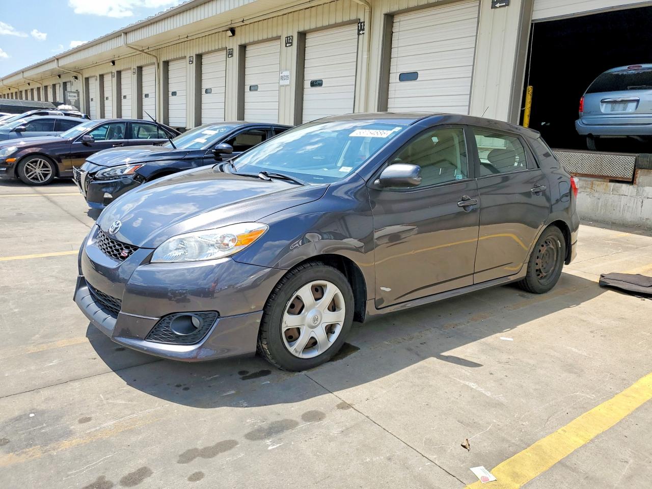 2009 Toyota Matrix S, VIN 2T1KE40E19C022749 — Minor dents and scratches
