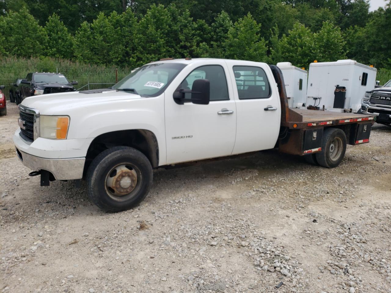 2011 GMC Sierra 3500HD WT, VIN 1GD422CL0BF252596 — Undercarriage