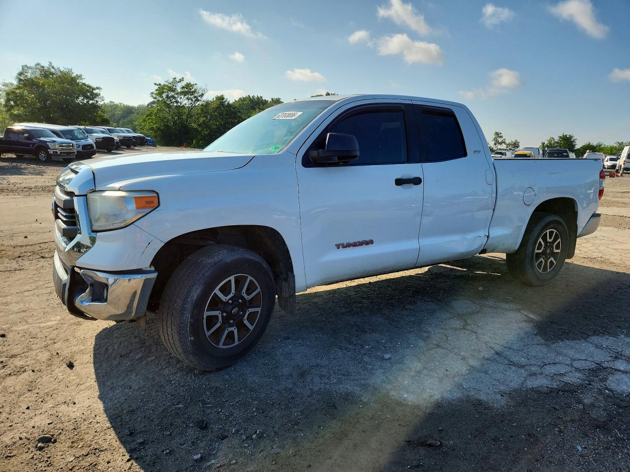 2015 Toyota Tundra SR5, VIN 5TFUM5F12FX060428 — Механическое